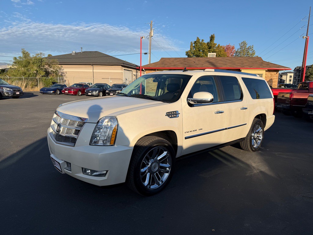 2011 Cadillac Escalade Image 2