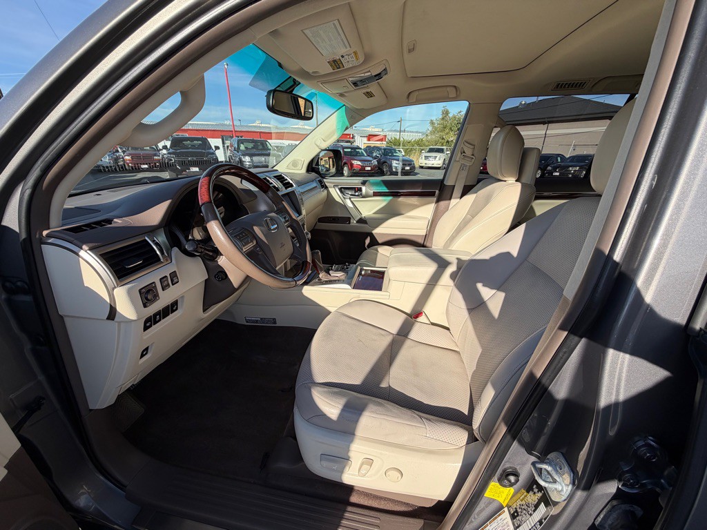 2012 Lexus GX Image 10