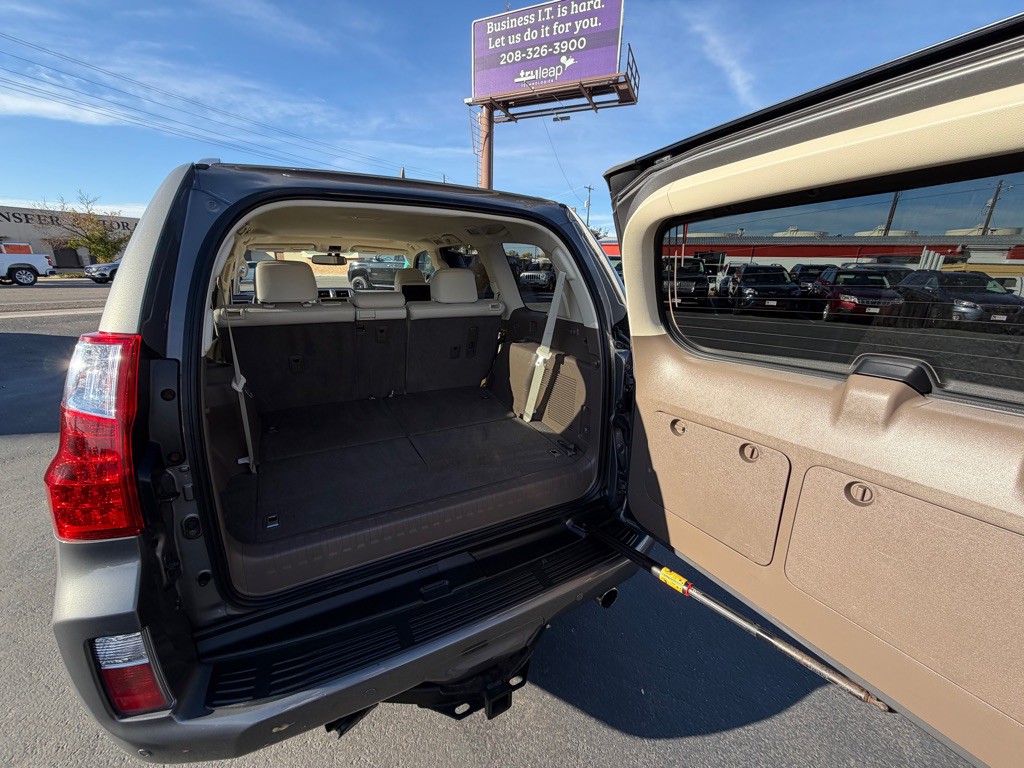 2012 Lexus GX Image 13