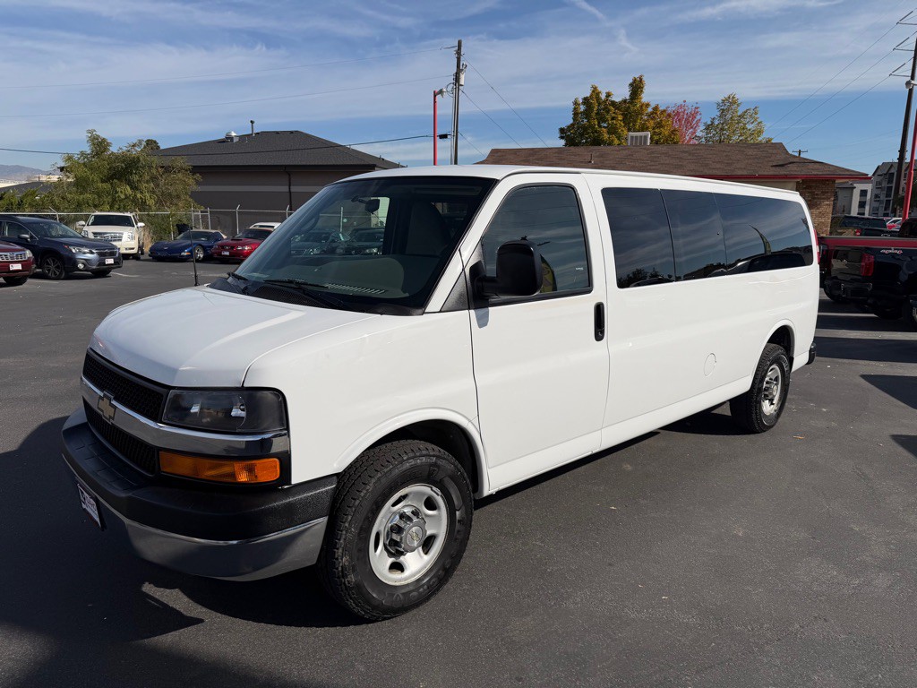 2014 Chevrolet Express Image 2