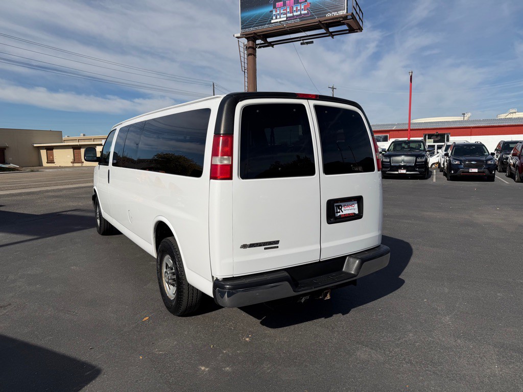 2014 Chevrolet Express Image 4