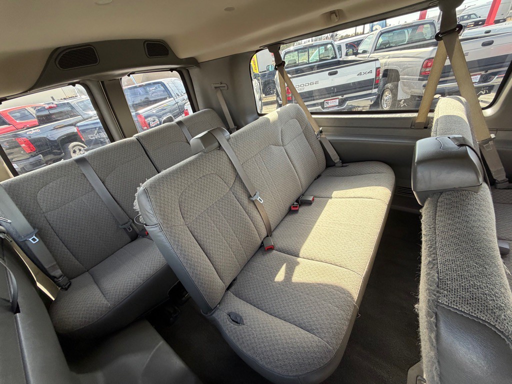 2014 Chevrolet Express Image 11