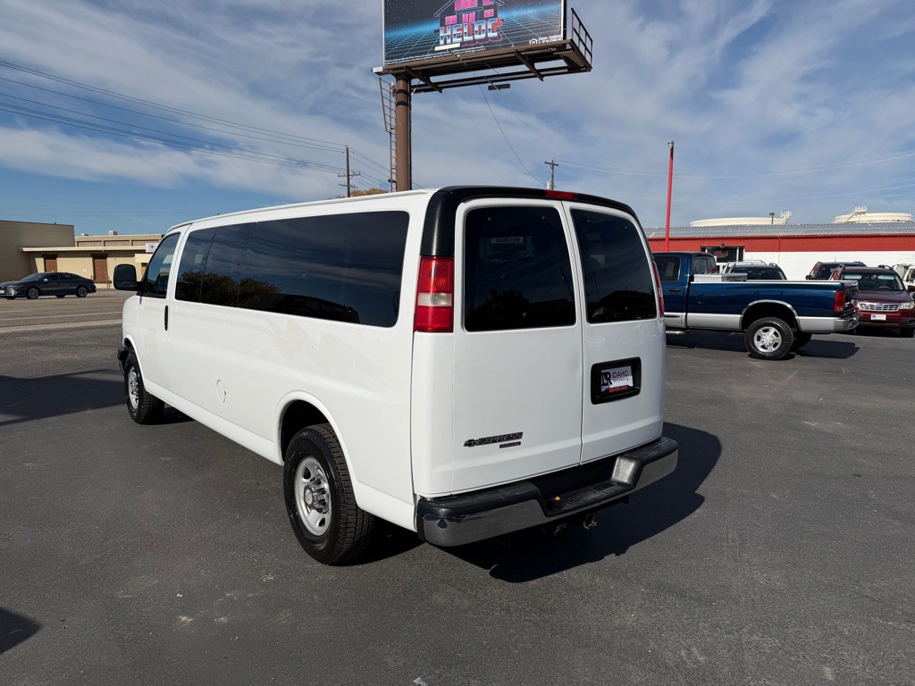 2014 Chevrolet Express Image 5