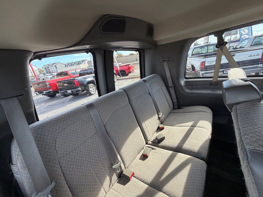 2014 Chevrolet Express Image 8