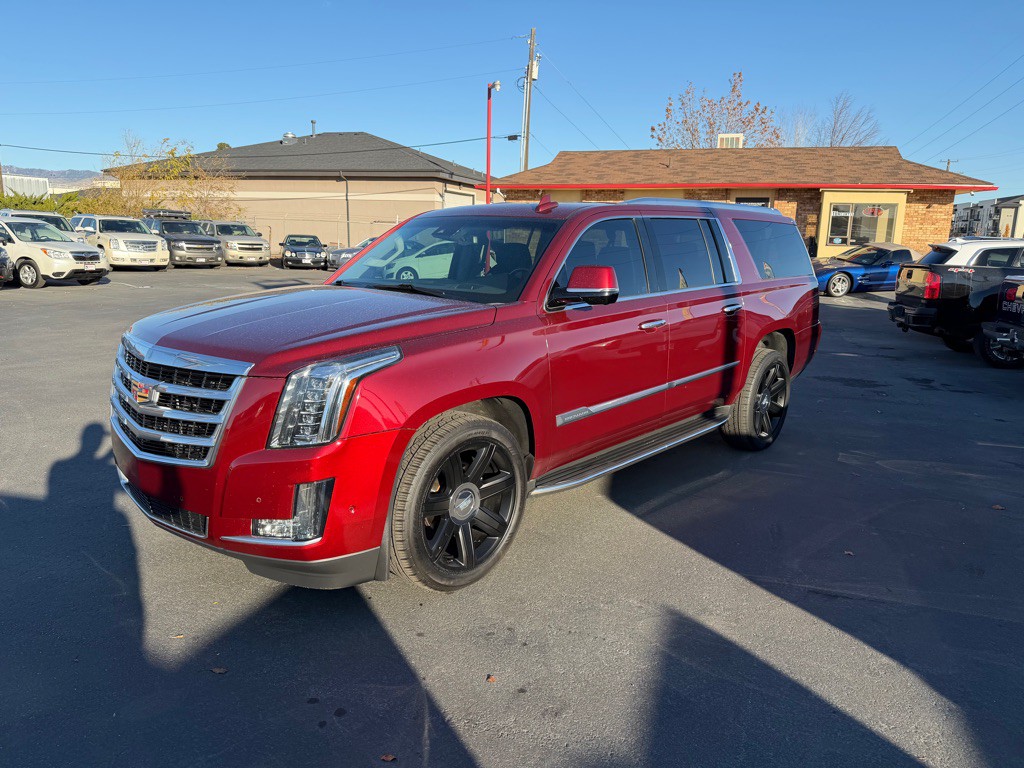 2017 Cadillac Escalade Image 2