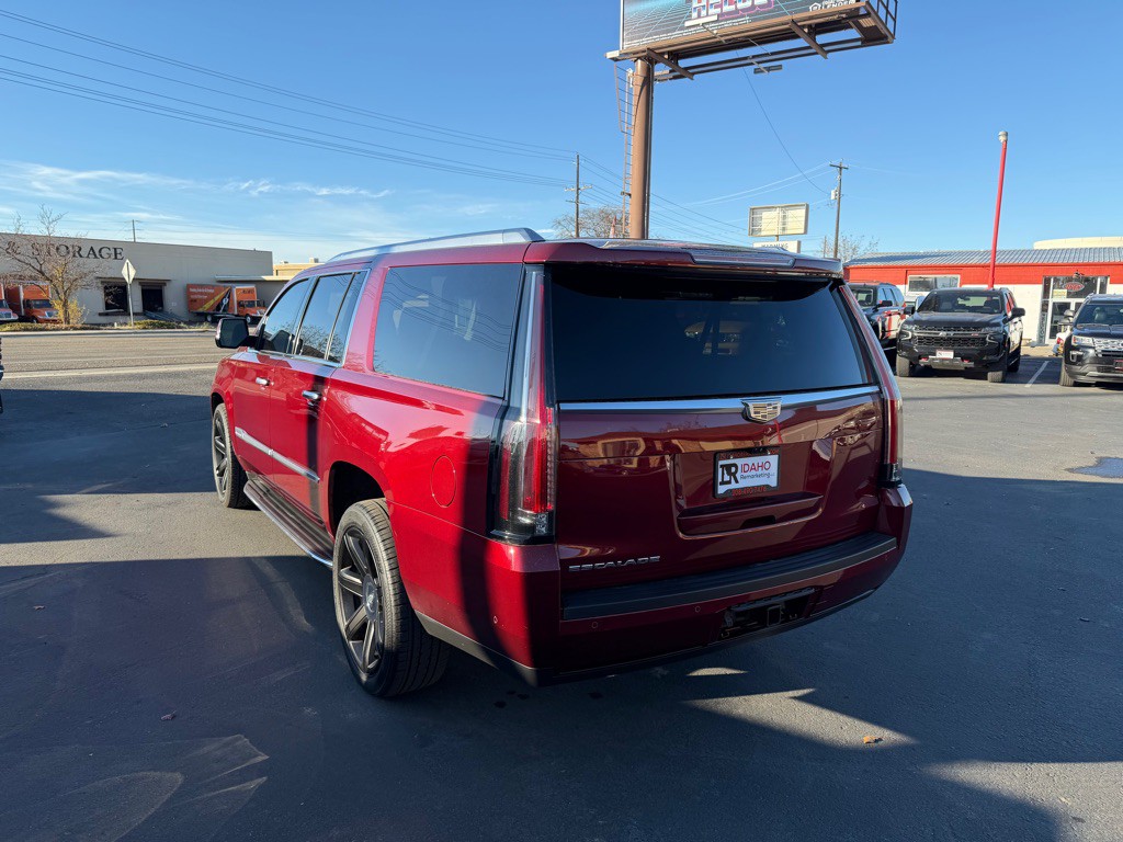 2017 Cadillac Escalade Image 4