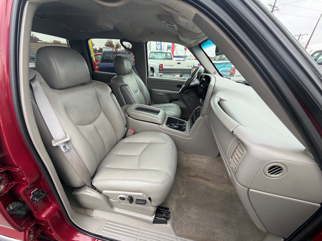 2004 GMC Sierra Image 8