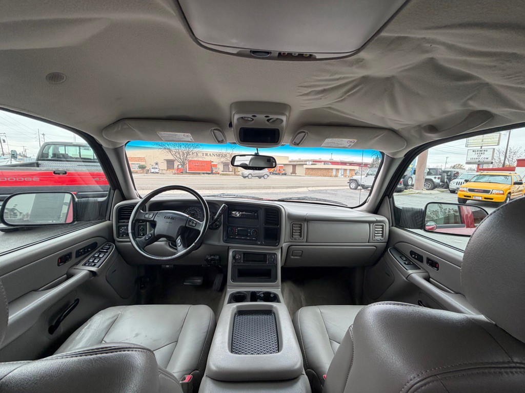 2004 GMC Sierra Image 10