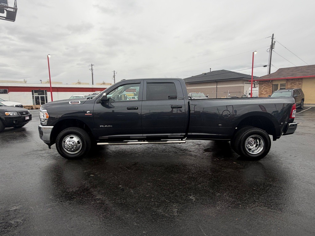 2019 RAM 3500 Image 3