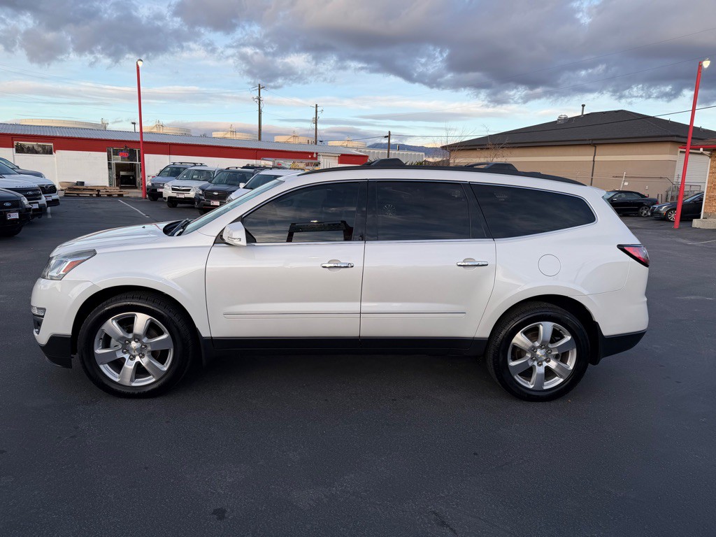 2017 Chevrolet Traverse Image 3