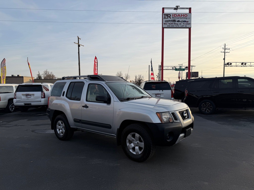 2013 Nissan Xterra Image 2