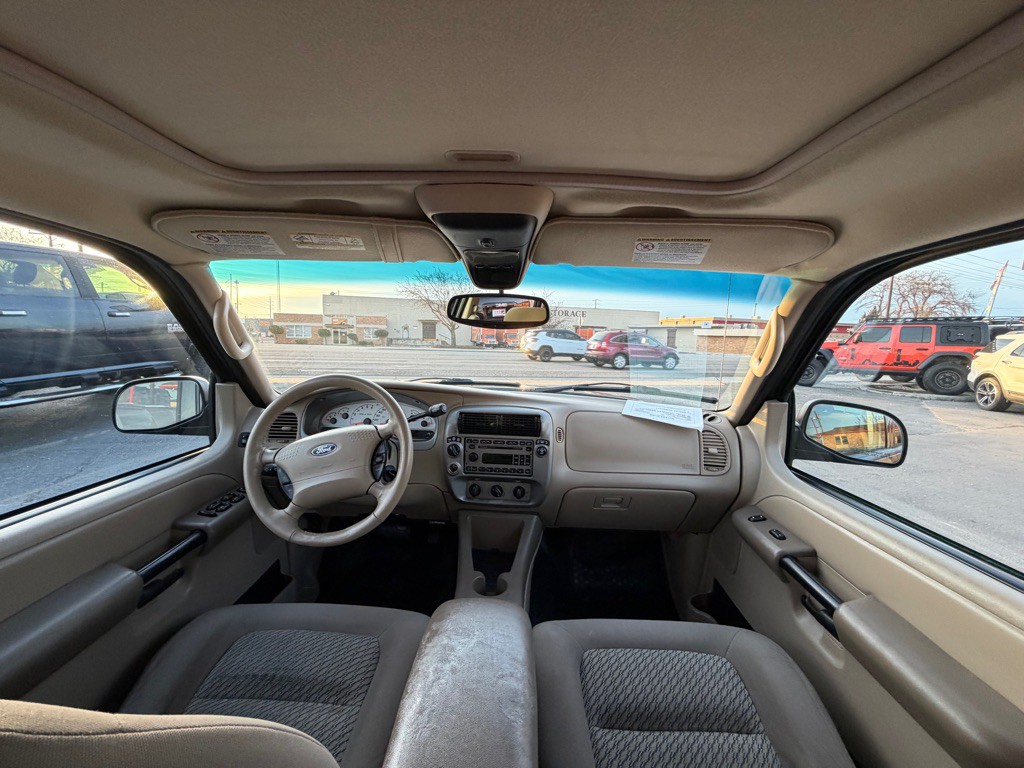 2004 Ford Explorer Image 11
