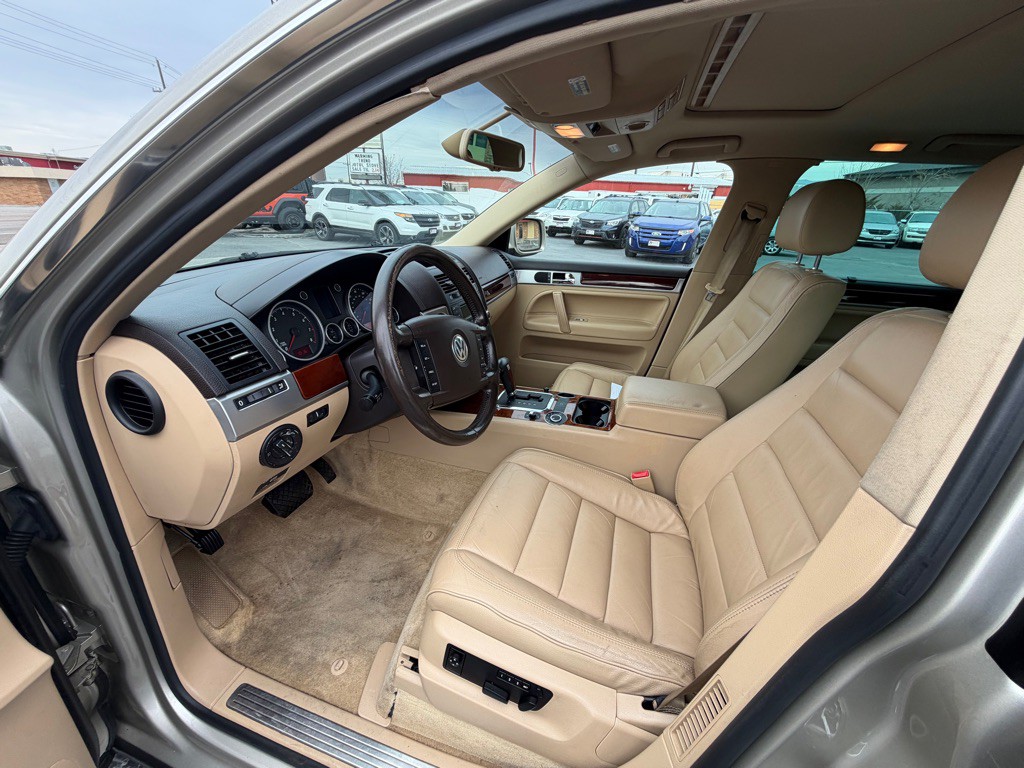 2005 Volkswagen Touareg Image 10