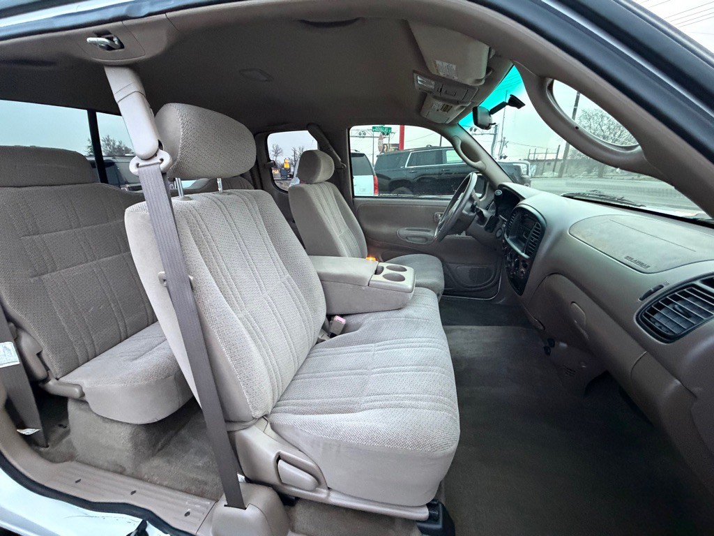 2002 Toyota Tundra Image 8