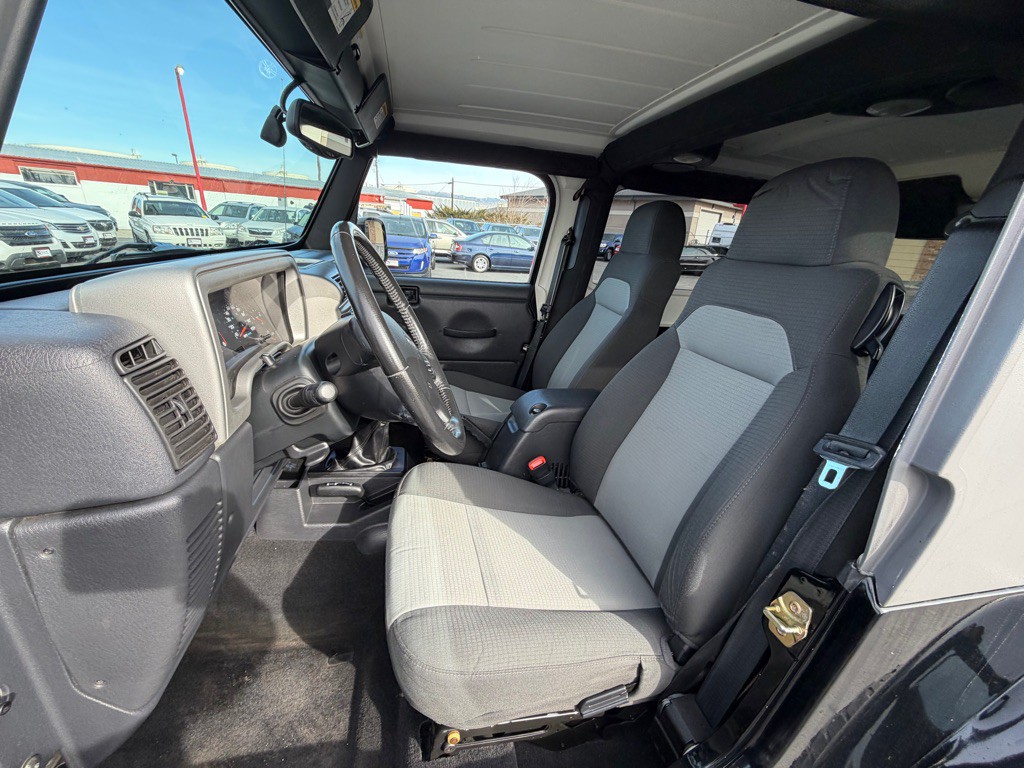 2005 Jeep Wrangler Image 7