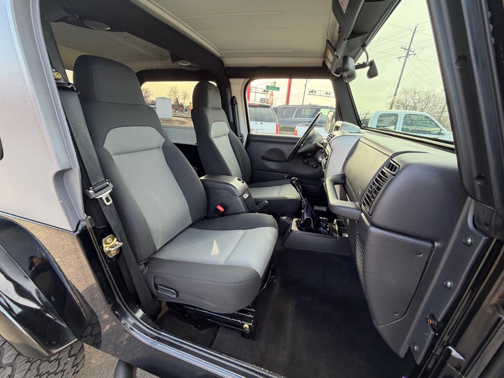 2005 Jeep Wrangler Image 8