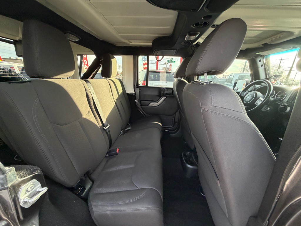2016 Jeep Wrangler Unlimited Image 9