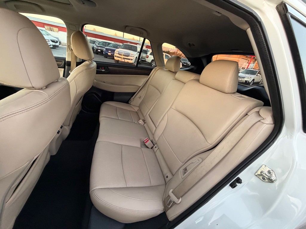 2016 Subaru Outback Image 9