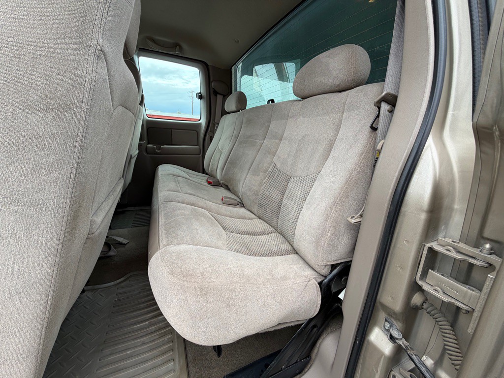 2004 Chevrolet Silverado 1500 Image 9