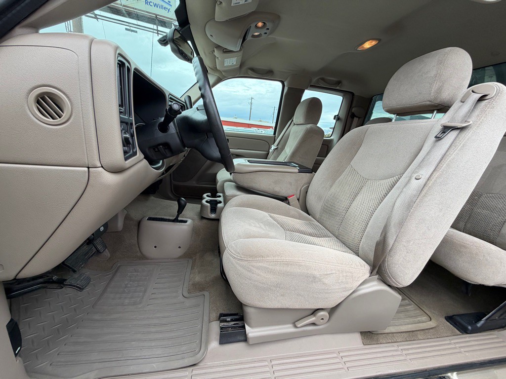 2004 Chevrolet Silverado 1500 Image 10