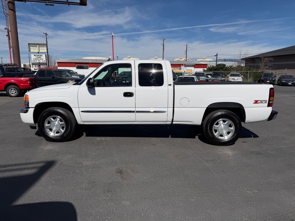 2006 GMC Sierra Image 3
