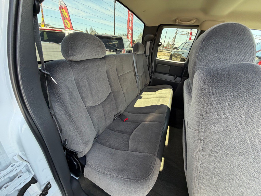 2006 GMC Sierra Image 7