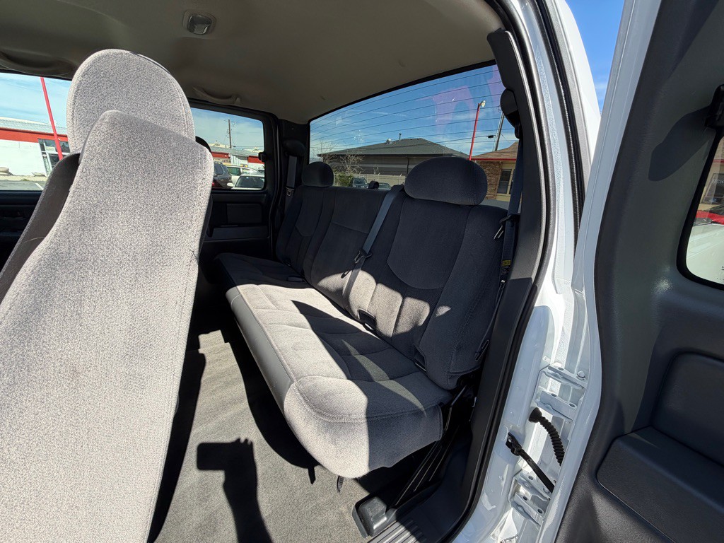 2006 GMC Sierra Image 9