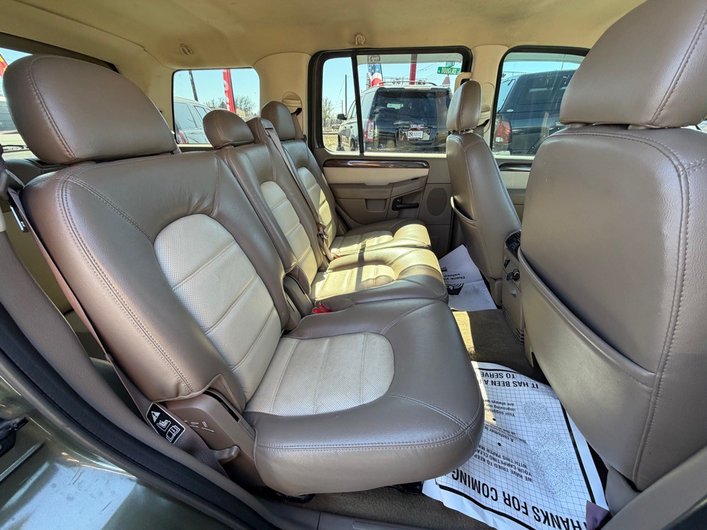 2003 Ford Explorer Image 8