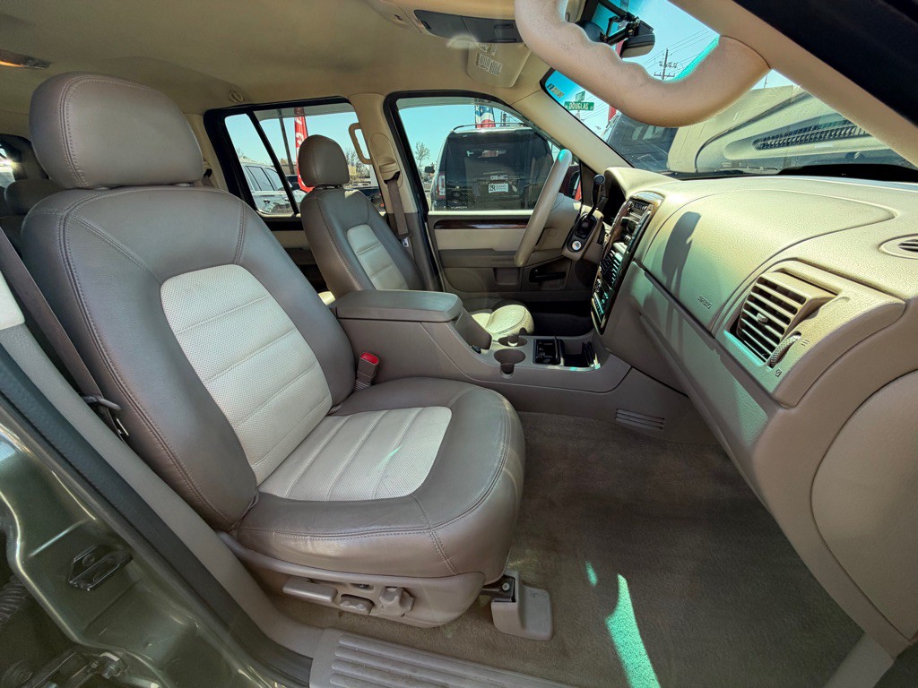 2003 Ford Explorer Image 9