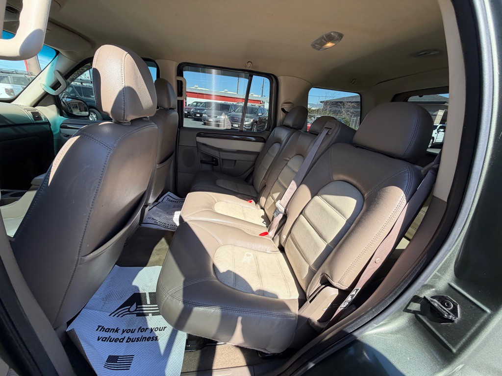 2003 Ford Explorer Image 10