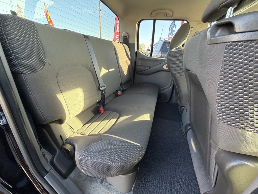 2012 Nissan Frontier Image 7