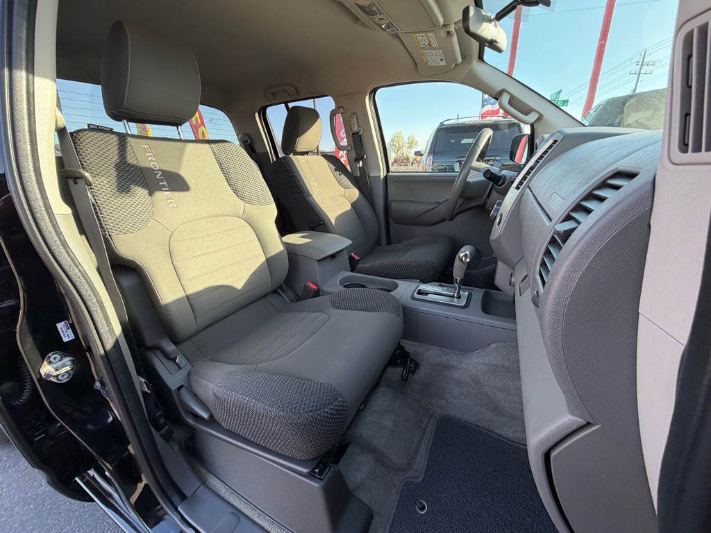 2012 Nissan Frontier Image 8