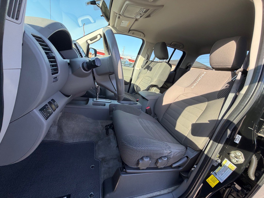 2012 Nissan Frontier Image 10