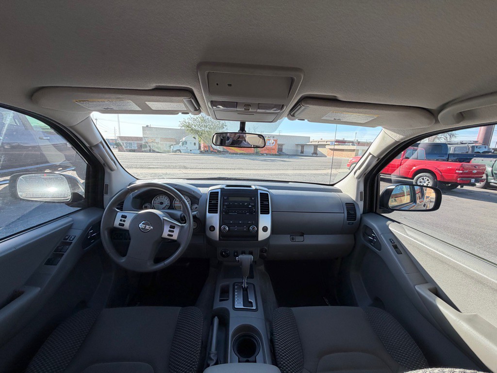 2012 Nissan Frontier Image 11