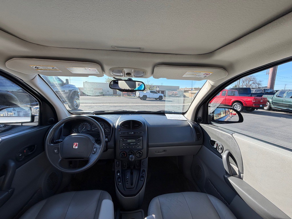 2003 Saturn Vue Image 10