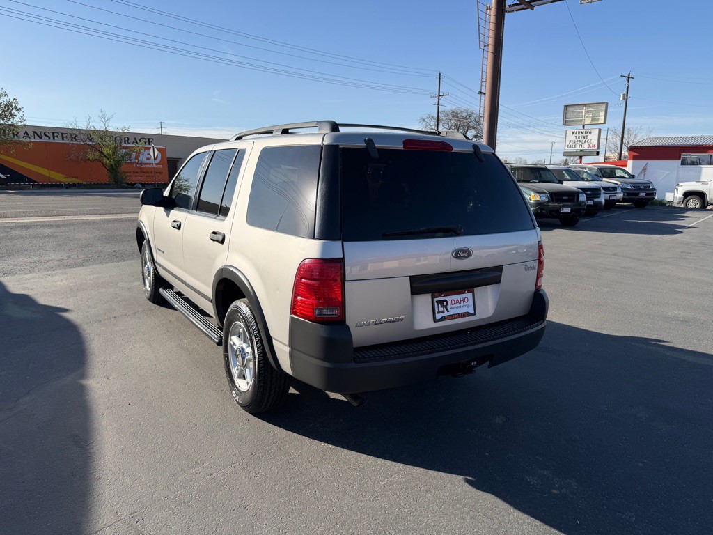 2004 Ford Explorer Image 4