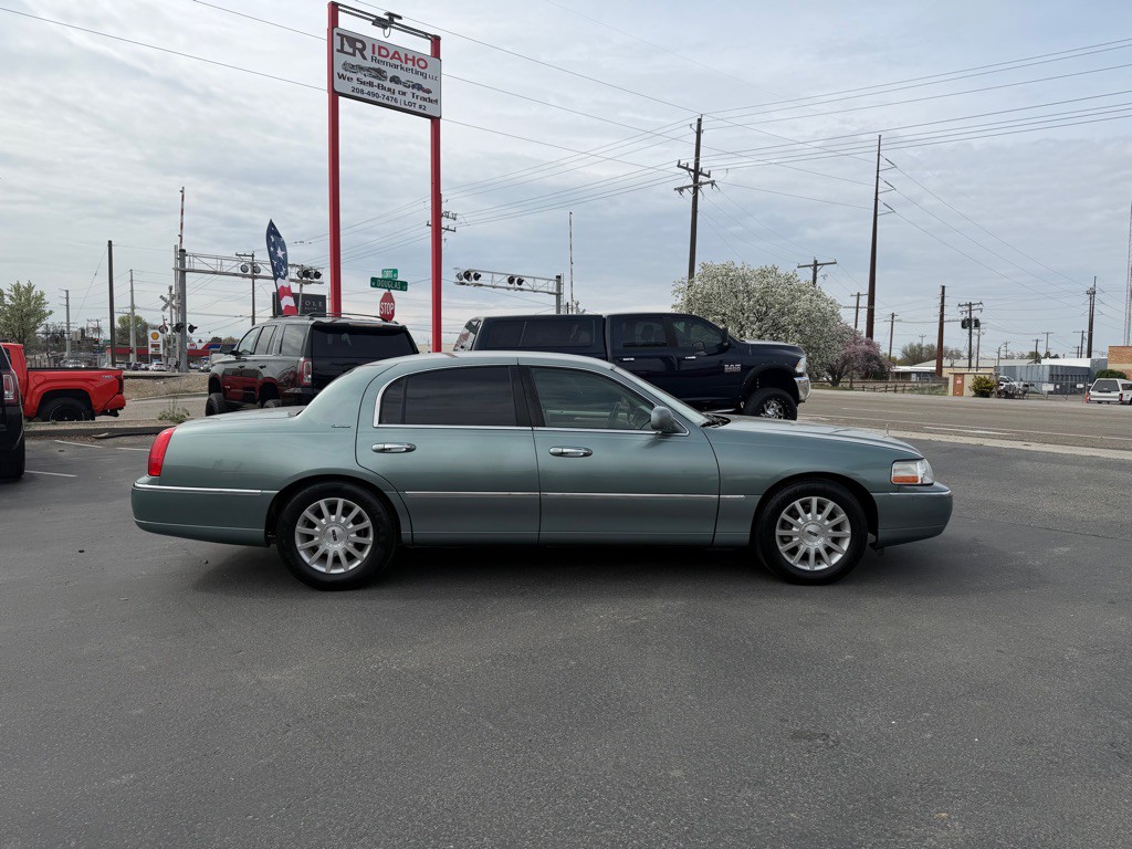 2006 Lincoln Town Car Image 6