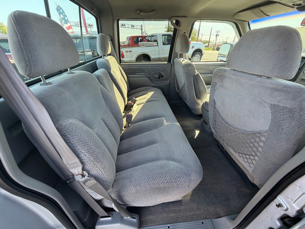 1997 GMC Sierra Image 8