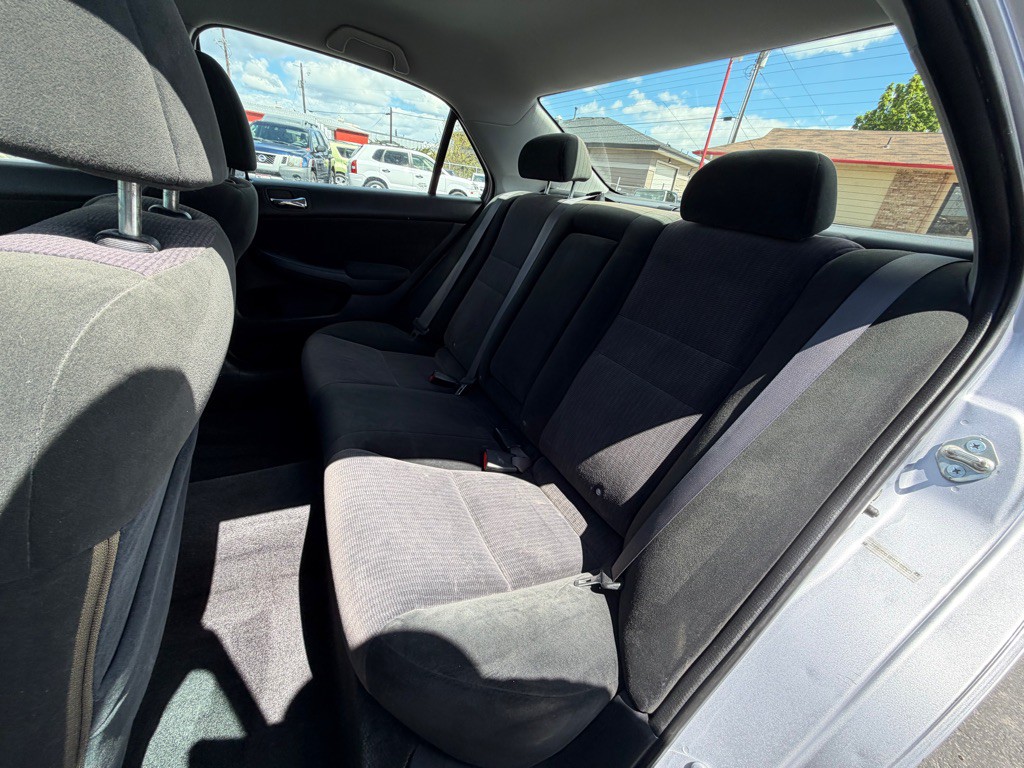 2004 Honda Accord Image 9