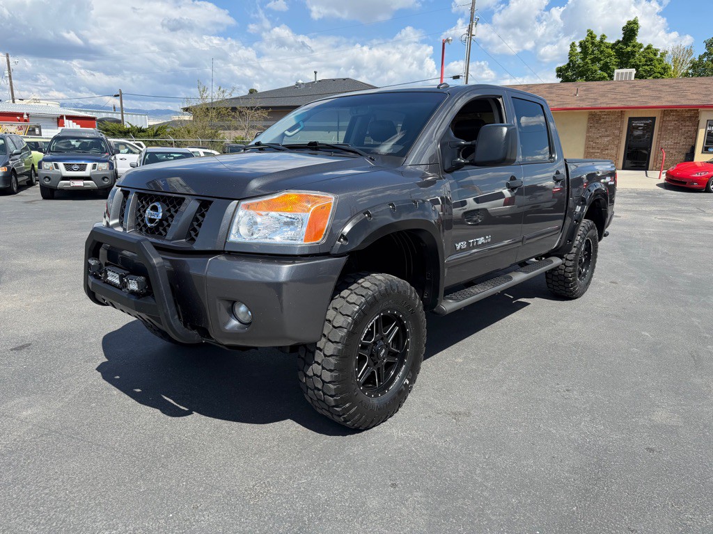2012 Nissan Titan Image 2