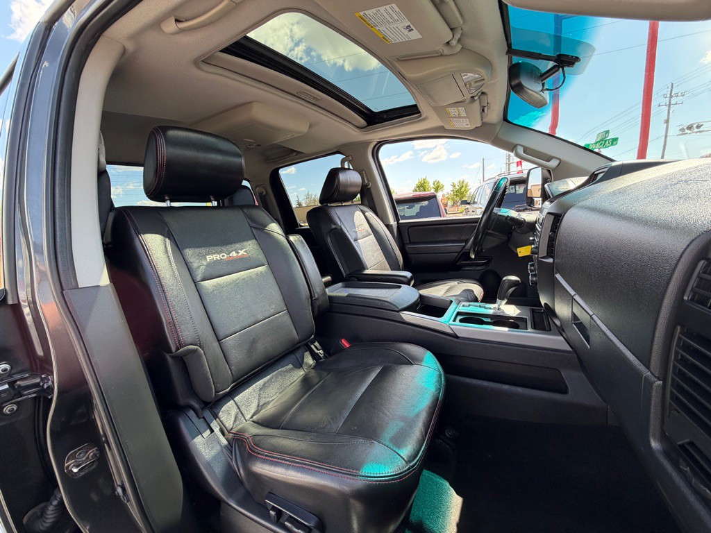 2012 Nissan Titan Image 8