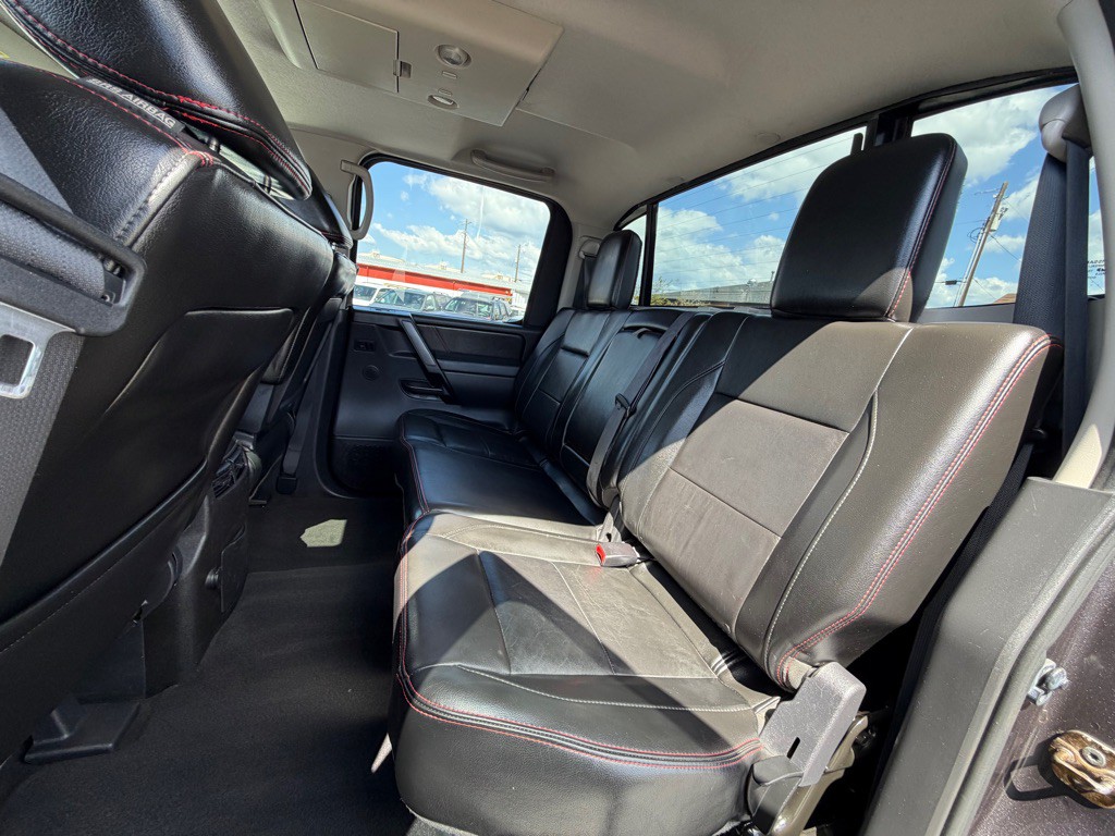 2012 Nissan Titan Image 9