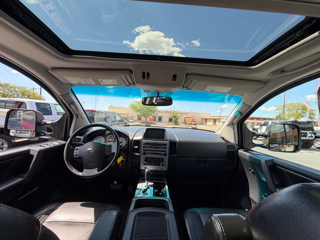 2012 Nissan Titan Image 11