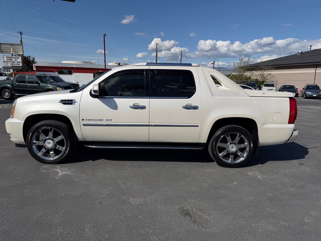 2008 Cadillac Escalade Image 3