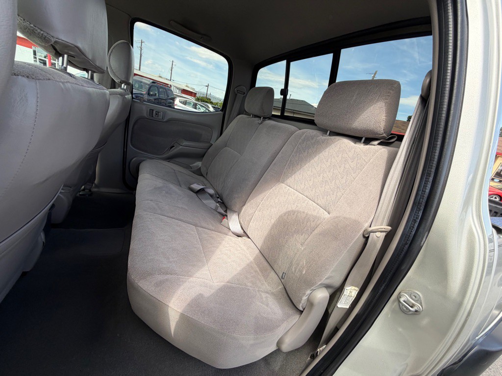 2004 Toyota Tacoma Image 9
