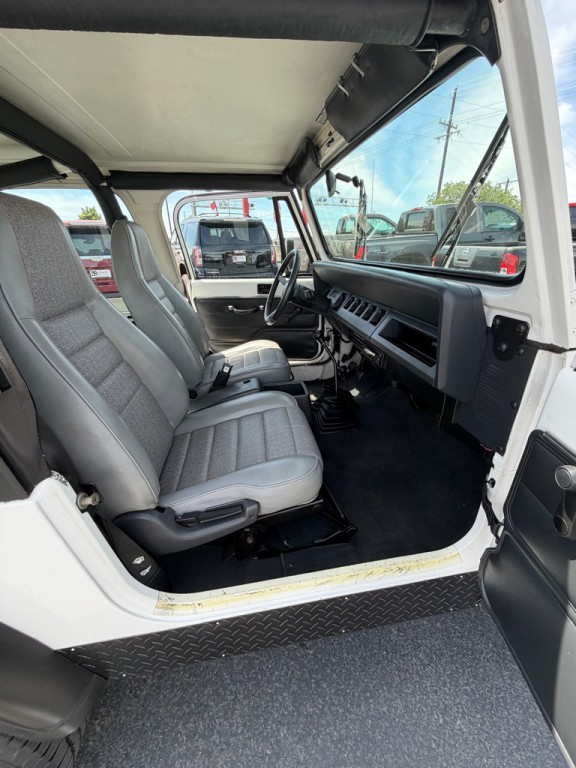 1995 Jeep Wrangler Image 8