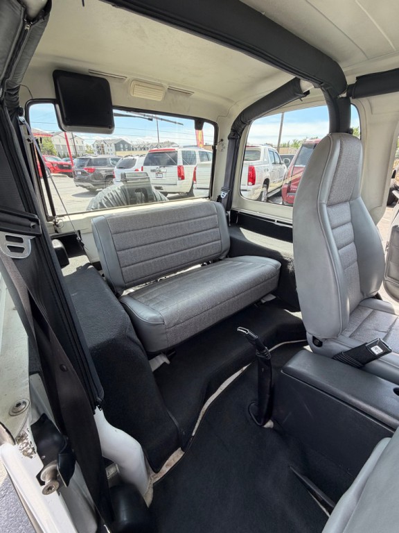1995 Jeep Wrangler Image 9