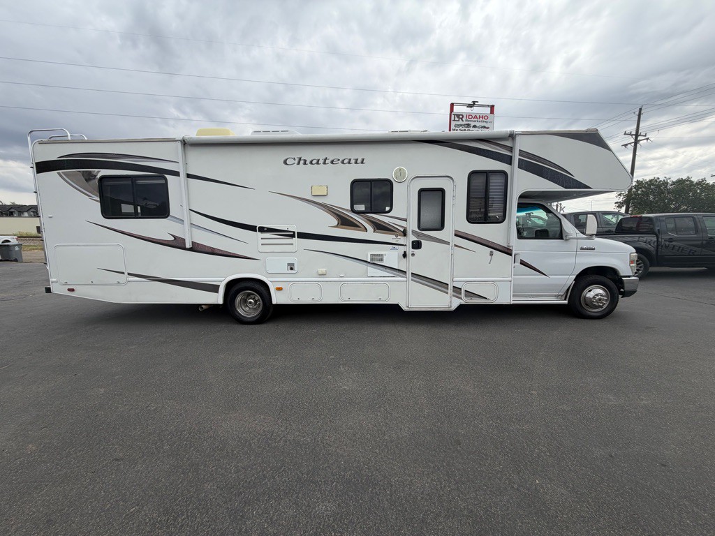 2010 Ford Econoline Image 2