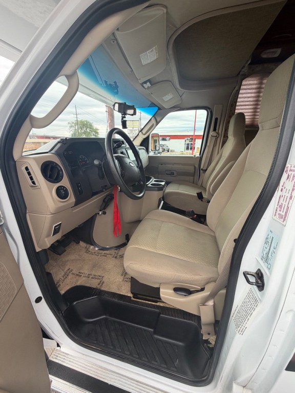 2010 Ford Econoline Image 8