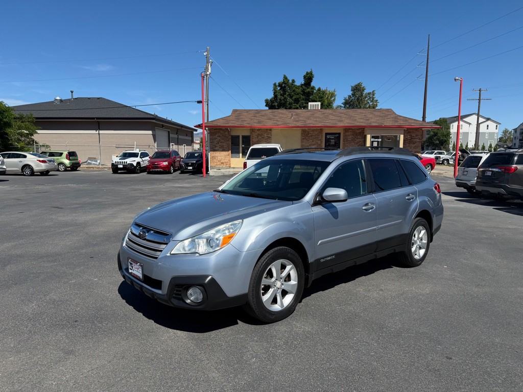 2013 Subaru Outback Image 2